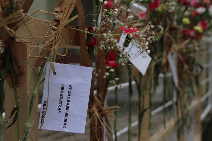 Esker hitzak, loreekin 6 1592050815872