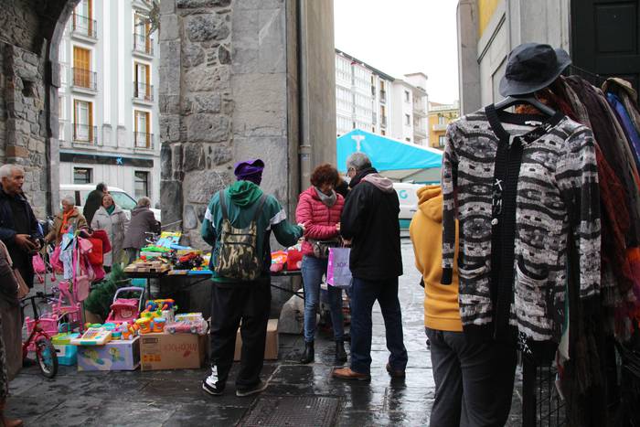 Tolosako Merkatu Txikia, beherapenekin