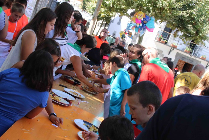 46 gaztek parte hartu dute Irurako Dantza-Sokan - 4