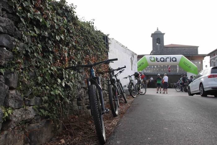 Mendi bizikleta lasterketare 2 1660377587708