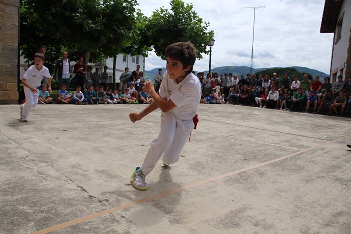 Tradizioa mantentzeko soka 108 1498747255997