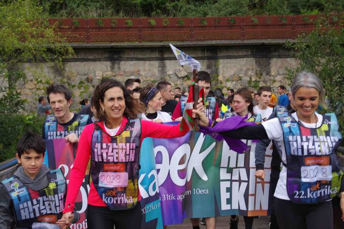 korrika, furgonetatik, Anoet 30 1649421138134