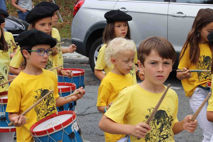 Danbor hotsek hartu dute Ama 32 1562504180913