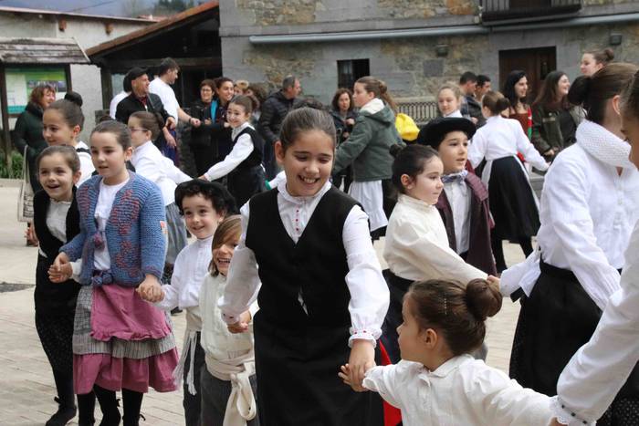 Dantzari Txiki Eguna Zizurki 7 1575117818962