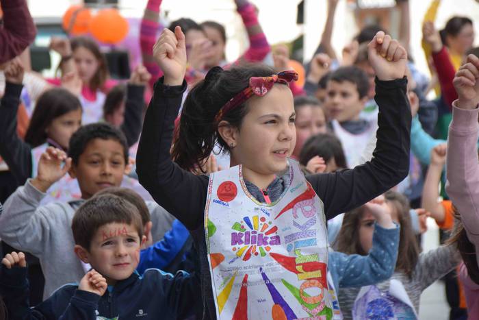 Eskuz esku ibili dute lekuko 46 1555085960481