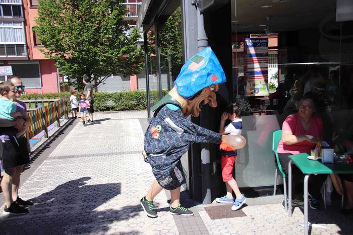 Euskal Jaia Ugaare auzoan 27 1559407132935