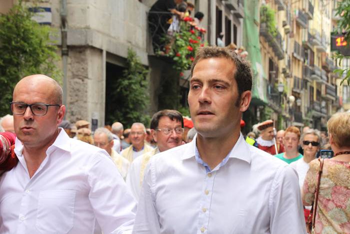 Santuek eta dantzariek poztu 94 1498312697585