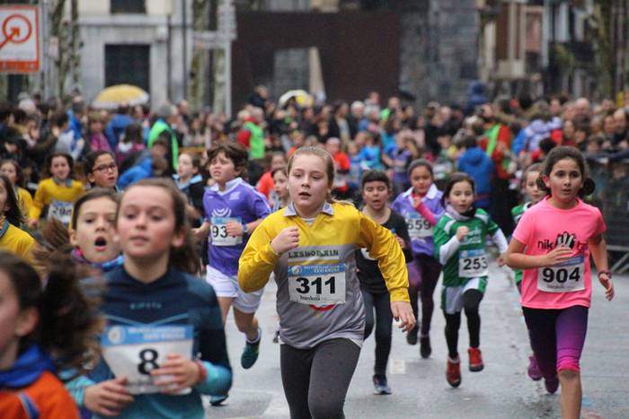 700 haur inguru XXXI. Ero Et 162 1516542836915