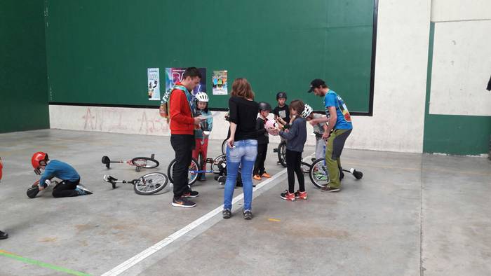 Iruran ere hasi dira Korrika 9 1490983349490