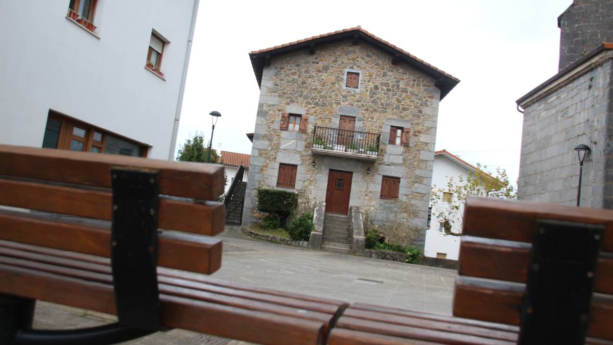 Udaleku irekietarako begiraleak behar dituzte