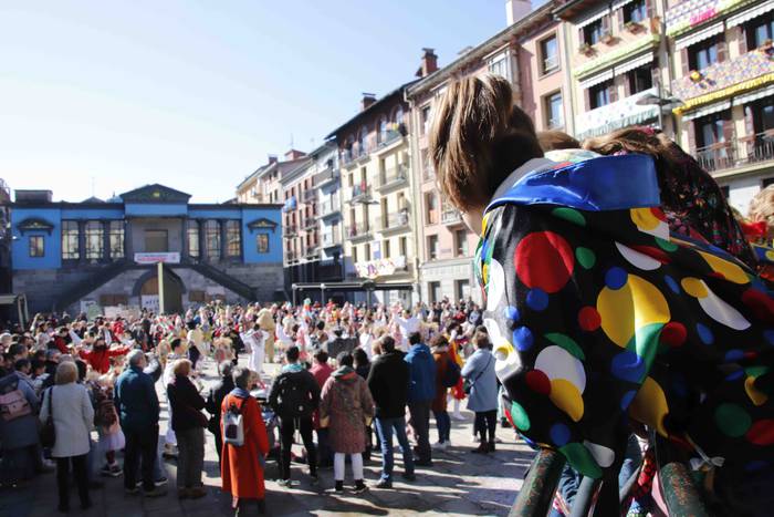 Dantzari Txikiak Zaldunita b 39 1645880482540