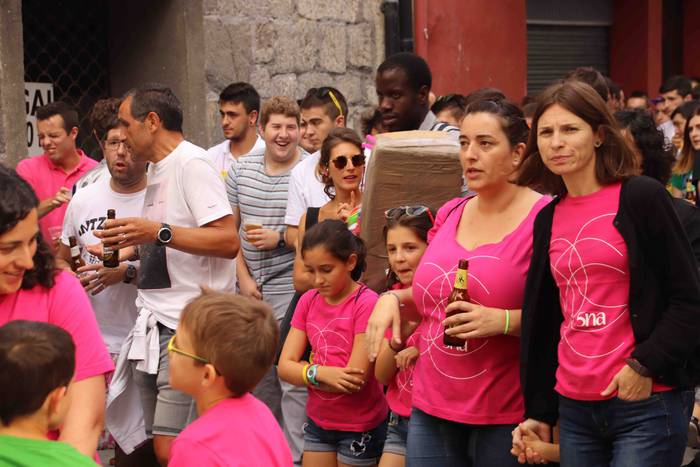 Kalean gora eta behera, kuad 102 1564506860473