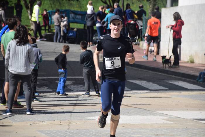 Hassan Ait Chaou eta Maitane 88 1489934083692