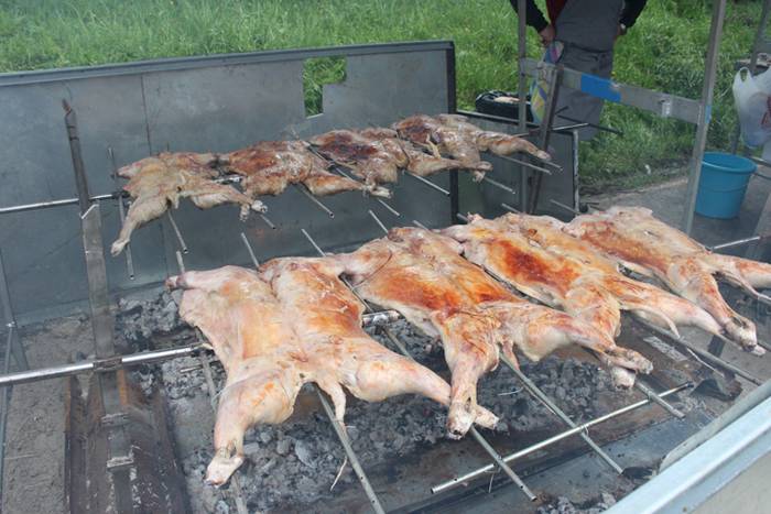 Maiatzak 1, Larre Irekiera E 9 1525186979091