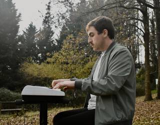 «Diskoa etxean egindako zerbait bezala maitatzen ikasi dut»