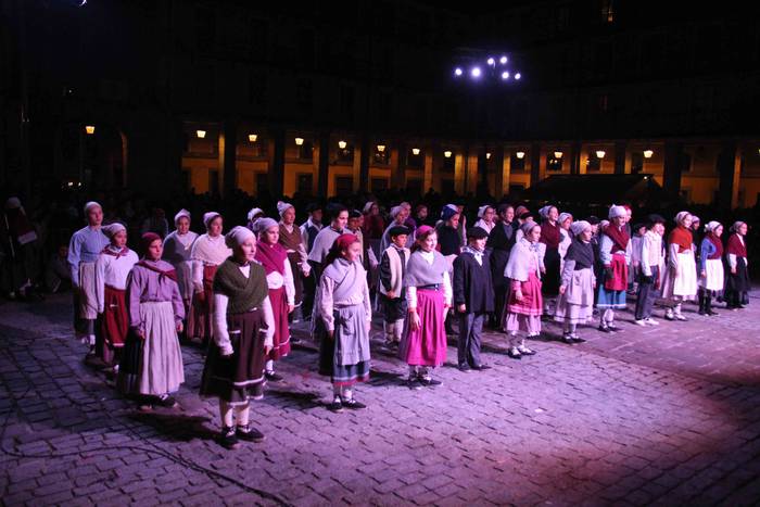 Errege magoen desfilea tolos 109 1546717678998