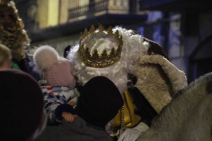 Errege magoen desfilea tolos 82 1546717666427