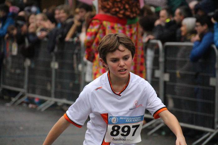 700 haur inguru XXXI. Ero Et 132 1516542662066