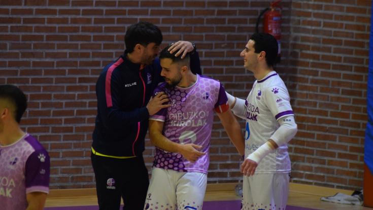 Belabieta berriro galaz jantzi zen