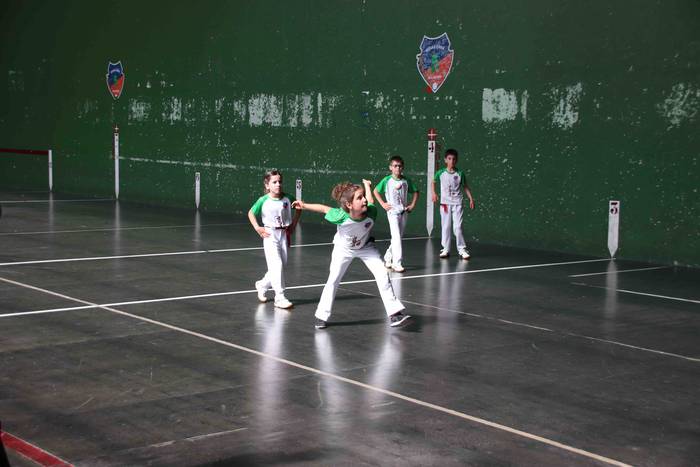 Behar Zana elkarteko festa 2 6 1559405169912