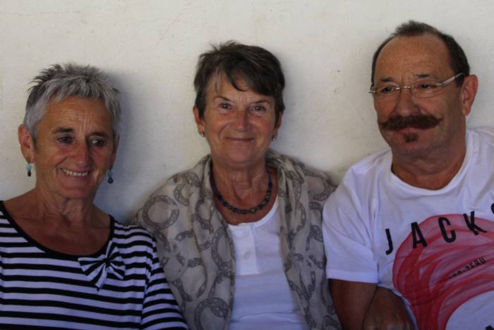 Helduak mahaiaren bueltan, e 6 1502640613491