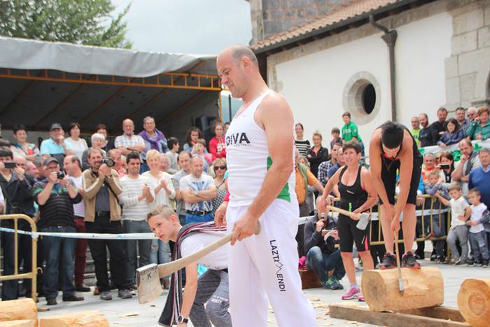 Abaltzisketa San Joan festak aizkora 20 1466947532816