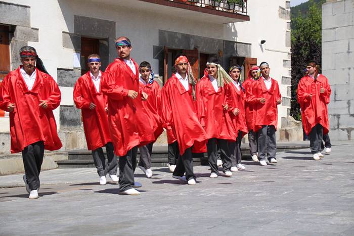 Axeriak dantzan Adunan 39 1471260920434