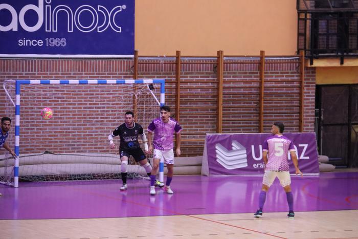 Bigarren mailara igotzeko bidea zapuztu egin zaio Laubururi
