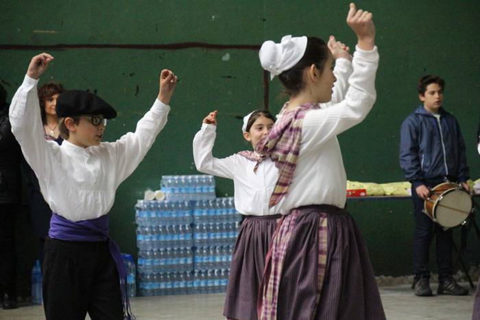 Dantzari txiki eguna anoetan 27 1463914949063