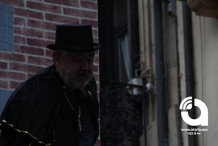 Pijamen iraultzak hartu du T 12 1488099925989