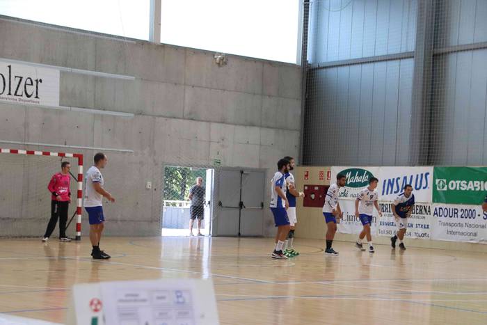 Tolosa CF eskubaloia prest d 28 1535892216939