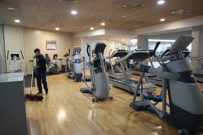 Kirol instalazioak kudeatzen jarraituko du Kirolzerrek