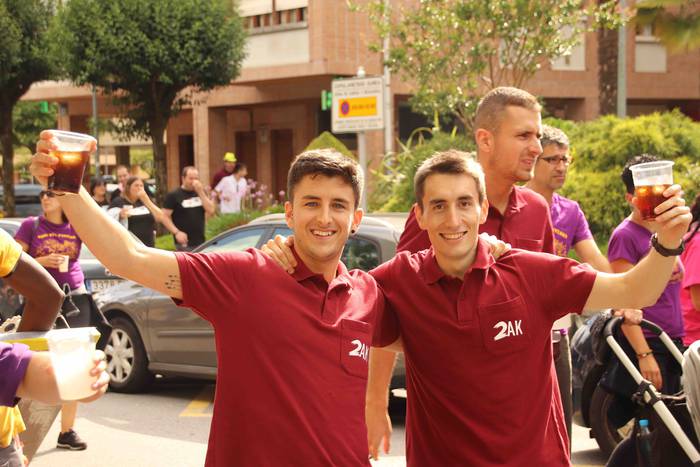 Kalean gora eta behera, kuad 56 1564506822076