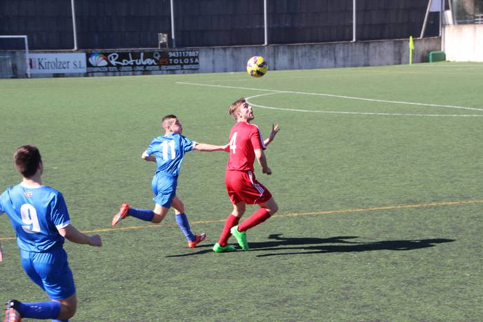 Usabalgo harmailak eta komun publikoa 13 1459597808974