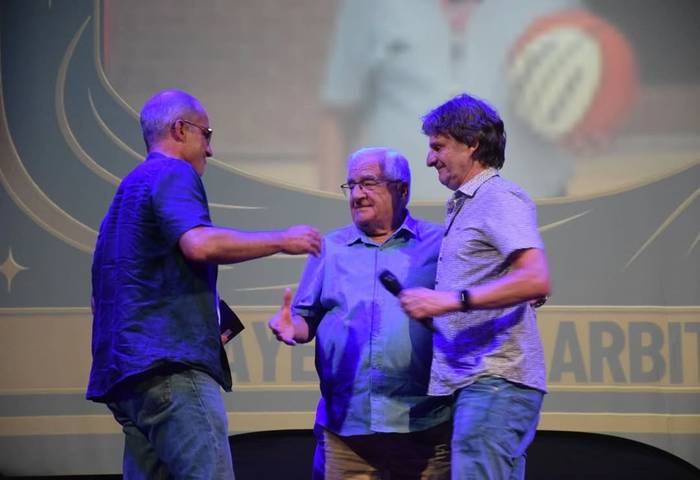 Gipuzkoako Saskibaloi Federazioak Vicente Otero tolosarra saritu du