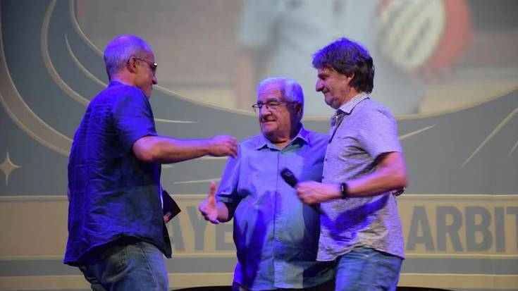 Gipuzkoako Saskibaloi Federazioak Vicente Otero tolosarra saritu du