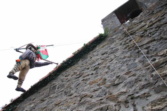 Jantoki pribilegiatu bat, Sa 5 1532186941011