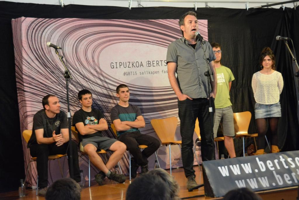 Azken bi saioren faltan, eskualdeko hiru bertsolari sailkatuta
