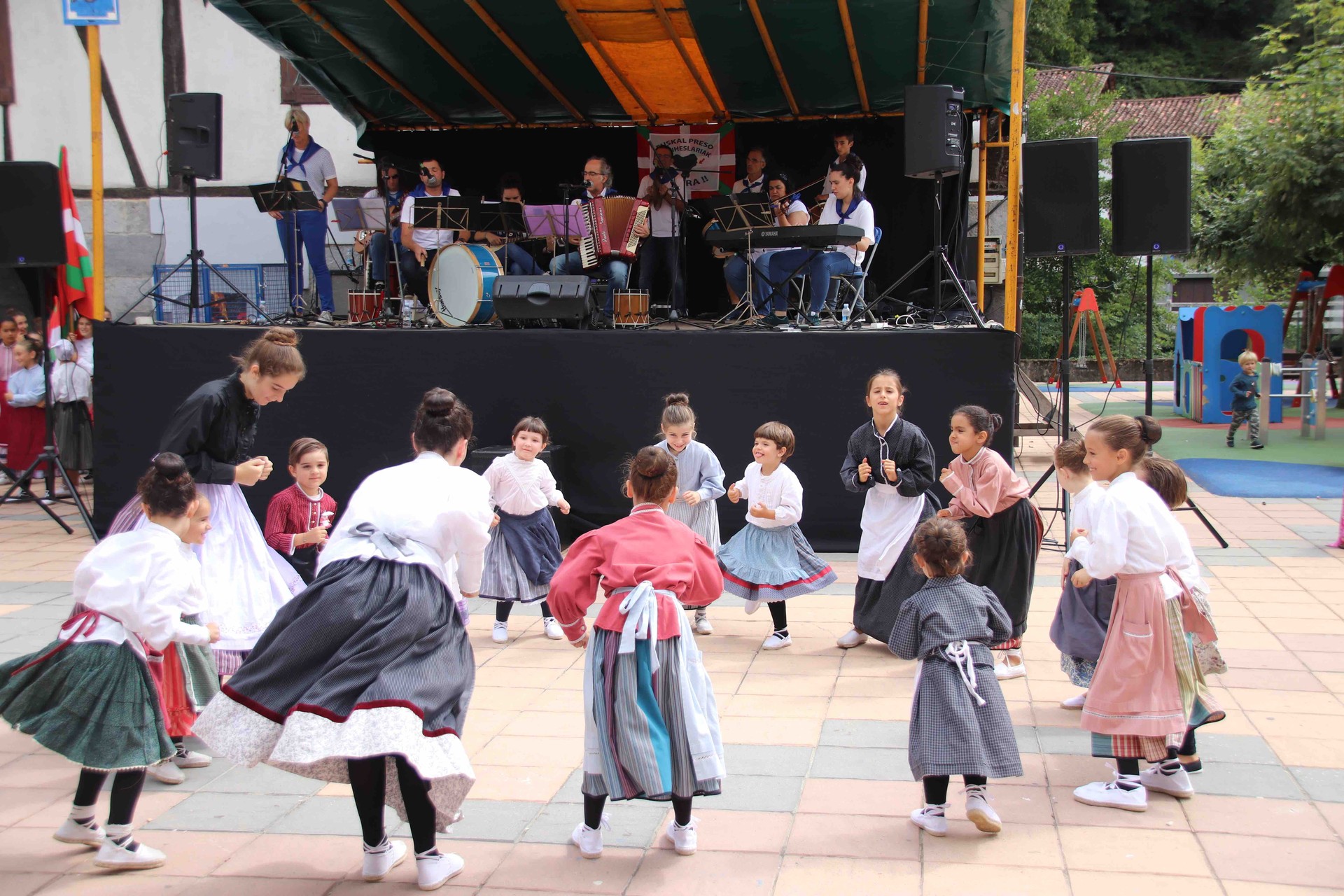 Egitaraua: Lizartzako festak