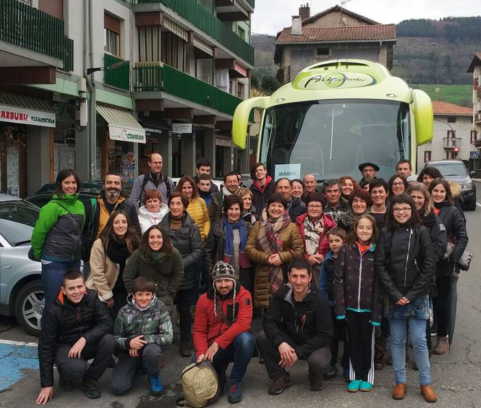 Bilboko manifestaziora joateko prest, Ibarra