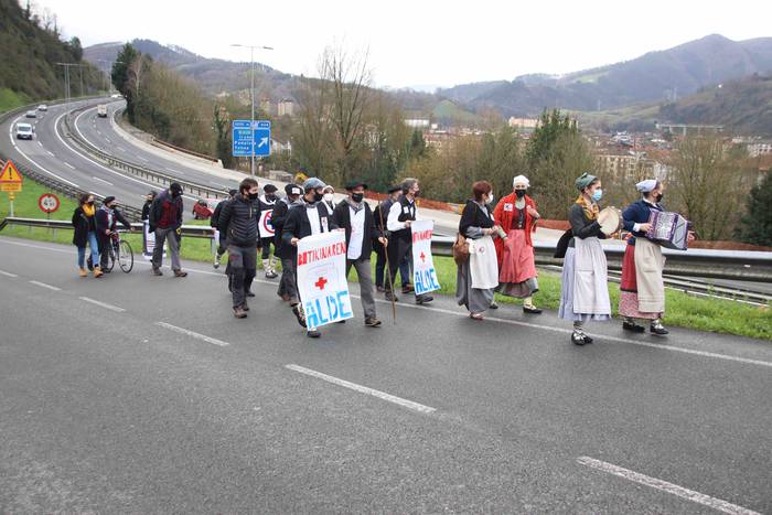 Gutuna eta ikatza Tolosako U 12 1608816477733