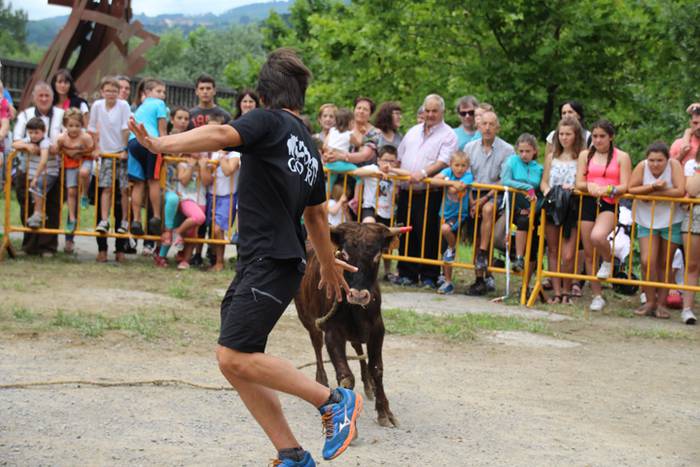 Zezenen aurretik, korrika 24 1469619715909