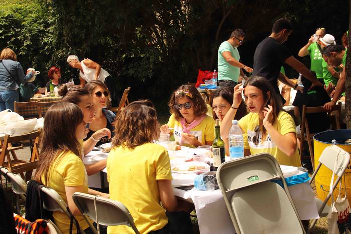 Kuadrillan bazkaltzea bezala 6 1564494455998