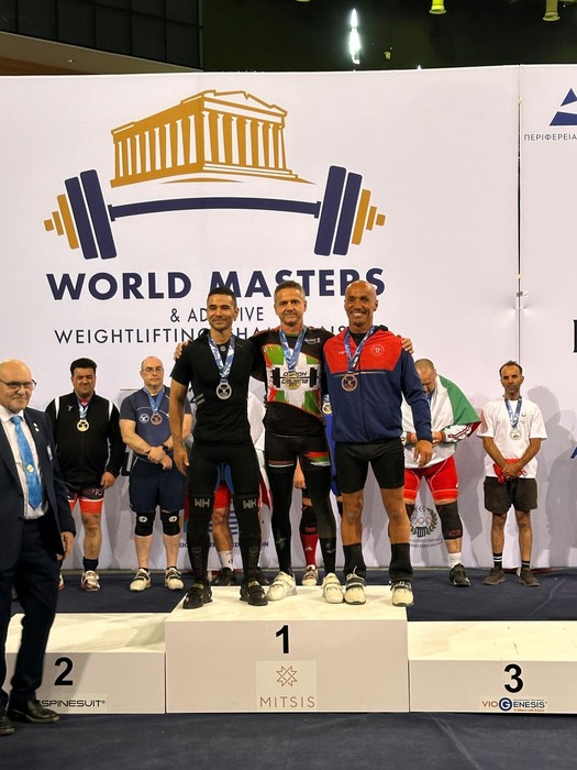 Andres Rubiños halterofilo zizurkildarra, munduko txapeldun