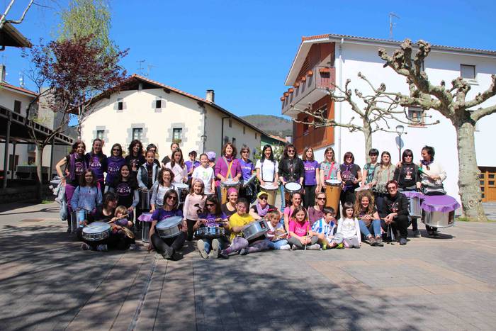 Eskuz esku morez margotu dut 1 1553963591854