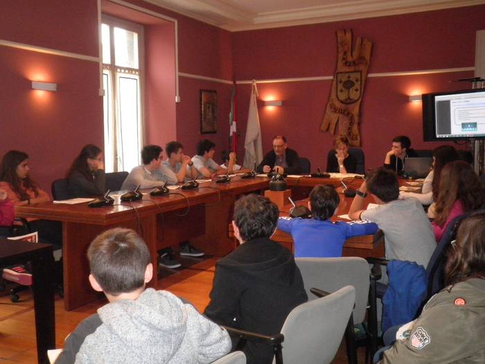 Agenda 21 proiektuaren inguruko proposamenak aurkeztu dituzte udal ordezkarien aurrean 