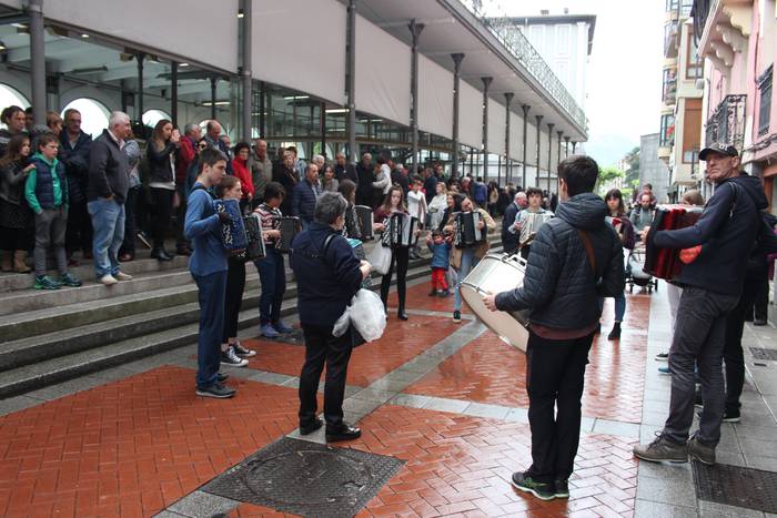 Musikariek Tolosako kaleak h 6 1558801939284