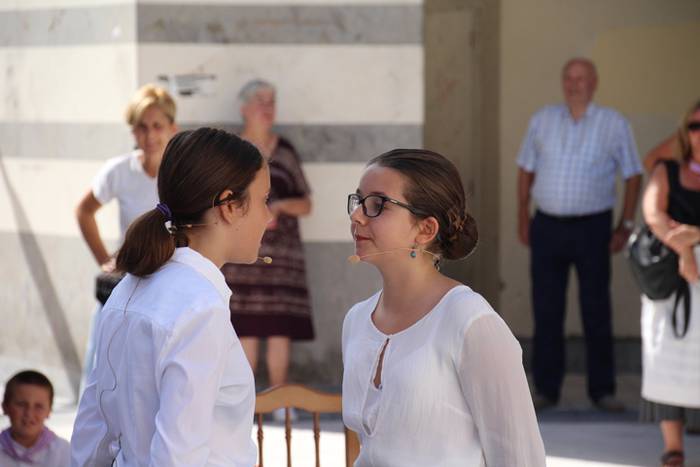 Antzezten ere fin ibili dira 21 1472209496101