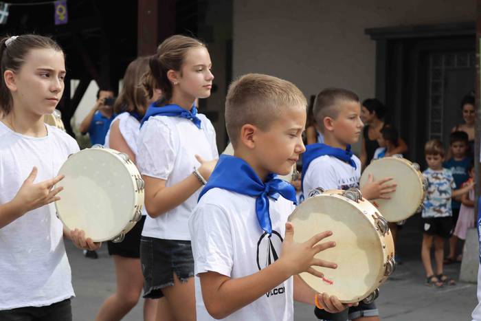 Kalejiraren atzetik eta buru 8 1660214349616