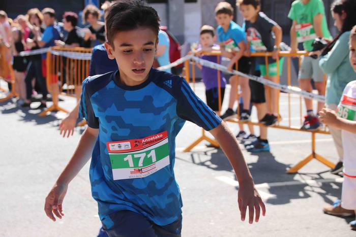 Anoetako haur krosa 49 1529746337325